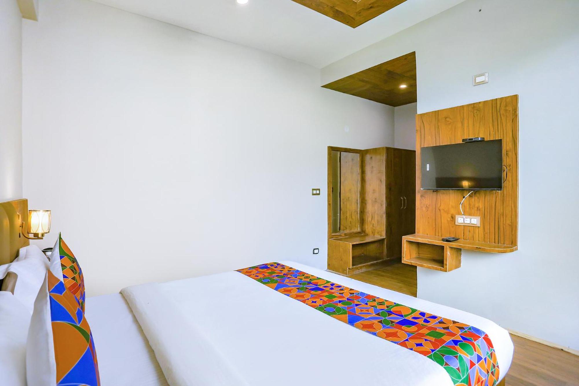 FabHotel Spex Hills Manāli Exterior foto